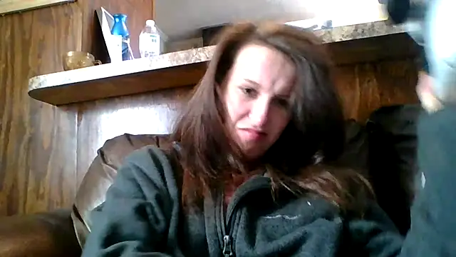 brunettebabexo3 online show from 19, 1, 2026