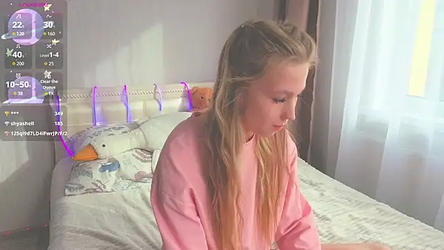 Snapshot of BarelyBliss chatting on 10, 10, 2025 BarelyBliss online show from 10, 10, 2025