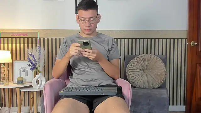 Snapshot of marcuswildx chatting on 23, 9, 2025 marcuswildx online show from 23, 9, 2025