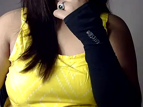 Aaliya02 online show from 13, 11, 2025