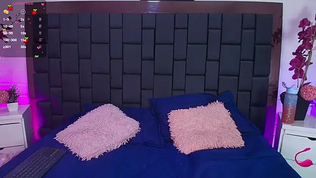 Krystal Heartss online show from 4, 10, 2025