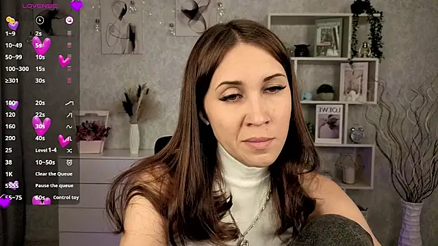 DreamVelour online show from 8, 10, 2025