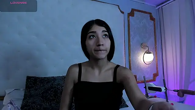 Mariana Kalo online show from 3, 12, 2025