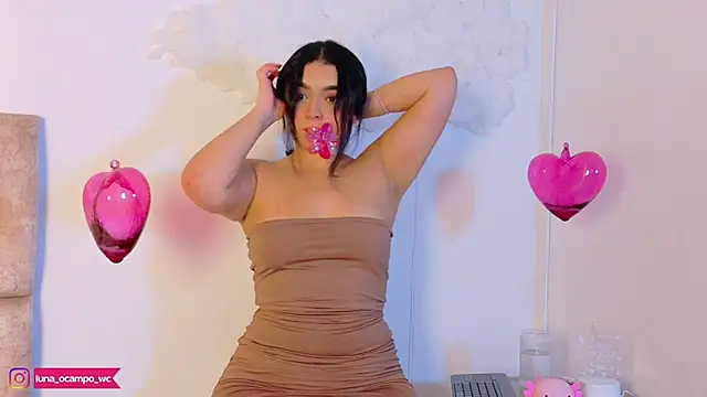 LunaOcampo  online show from 5, 1, 2026