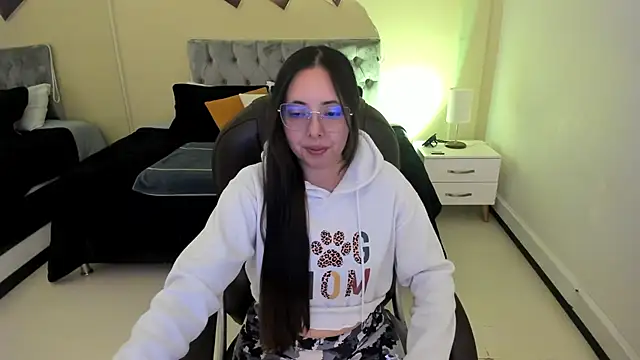 Snapshot of Nata_Velvet chatting on 19, 10, 2025 Nata Velvet online show from 19, 10, 2025
