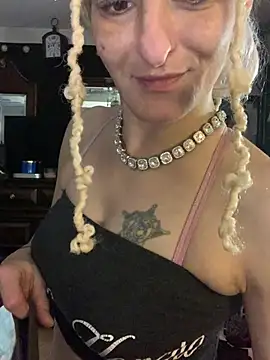 blondebarbiebae online show from 12, 4, 2026