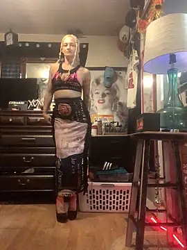 blondebarbiebae online show from 14, 4, 2026