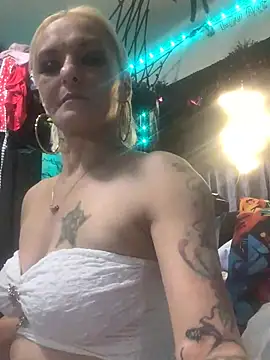 blondebarbiebae online show from 28, 7, 2026