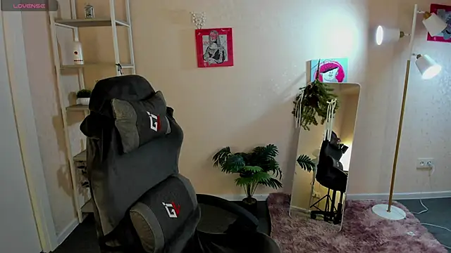 Al1ice Moures online show from 6, 1, 2026