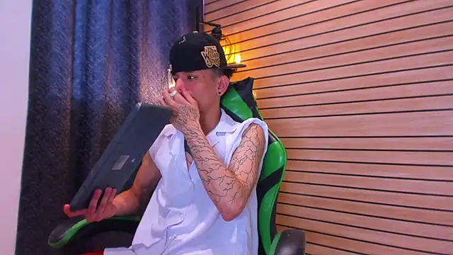 Skinny batman online show from 13, 5, 2026