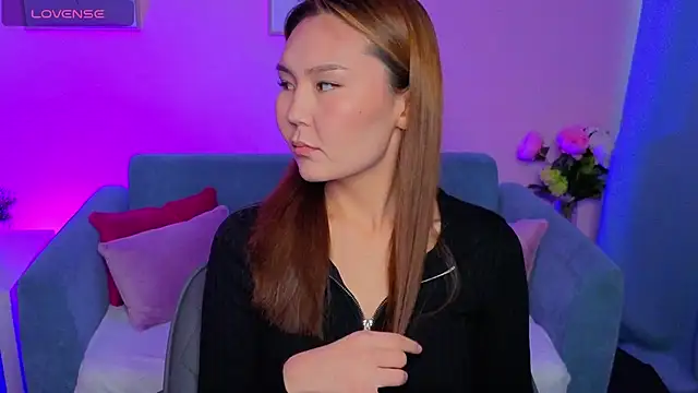 NelliBloomm online show from 30, 9, 2025