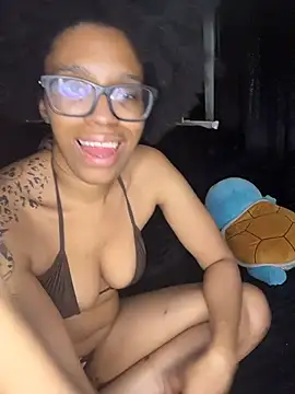 YeahhhitsBreezy online show from 4, 7, 2026
