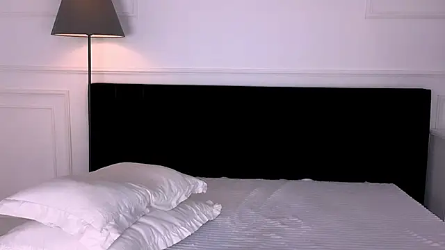 NoraAddams online show from 9, 4, 2026