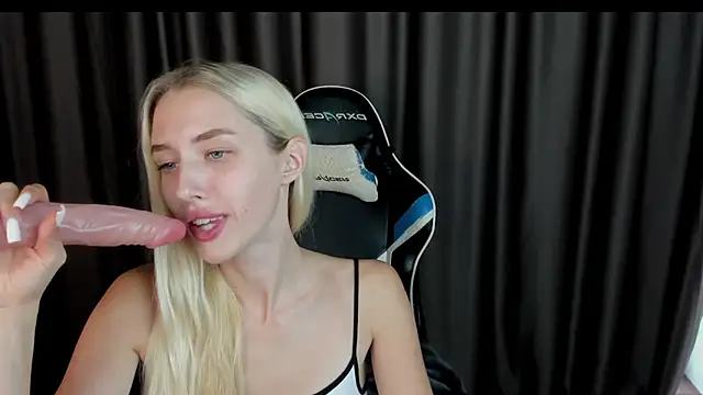 baby xoxo online show from 30, 9, 2025