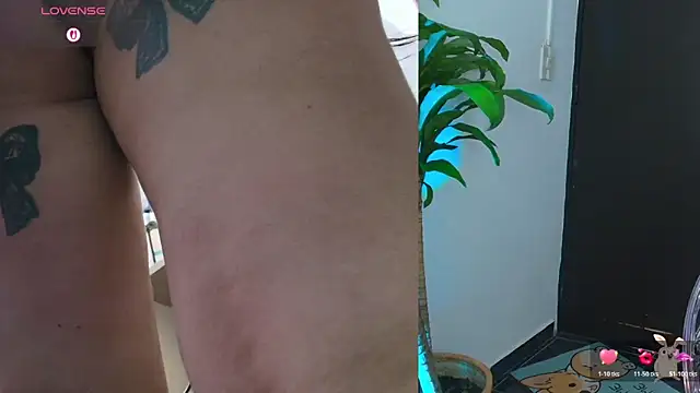 Hinata 21  online show from 18, 10, 2025