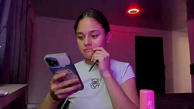 LittleCheerry69 online show from 18, 10, 2025