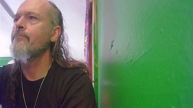 Snapshot of HippieDad333 chatting on 26, 9, 2025 HippieDad333 online show from 26, 9, 2025