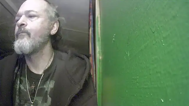 Snapshot of HippieDad333 chatting on 2, 10, 2025 HippieDad333 online show from 2, 10, 2025