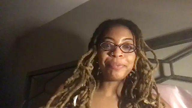 Snapshot of lilmisssunshine_ chatting on 25, 9, 2025 lilmisssunshine  online show from 25, 9, 2025