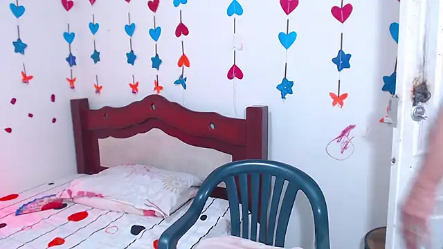 lorenacapelli online show from 6, 2, 2026