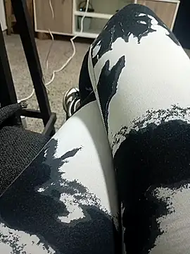 Valentino2325 online show from 19, 10, 2025