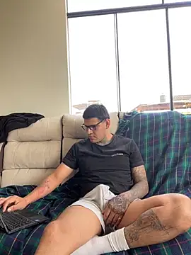 Snapshot of roa_alee chatting on 5, 11, 2025 roa alee online show from 5, 11, 2025