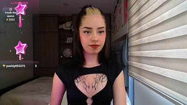 Snapshot of Kittyross chatting on 5, 2, 2026 Kittyross online show from 5, 2, 2026