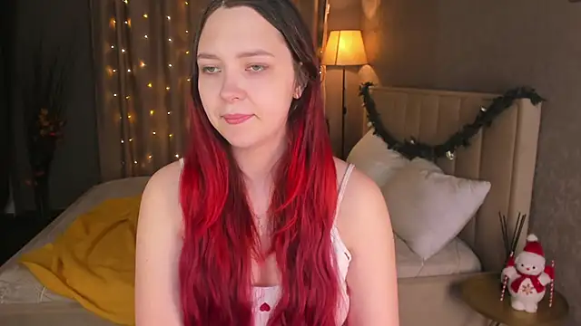 Monica  Queen online show from 15, 12, 2025