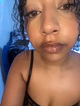 Snapshot of DarkFantisyxx chatting on 7, 10, 2025 DarkFantisyxx online show from 7, 10, 2025