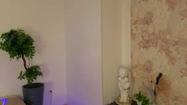 MilaYumi online show from 2, 12, 2025