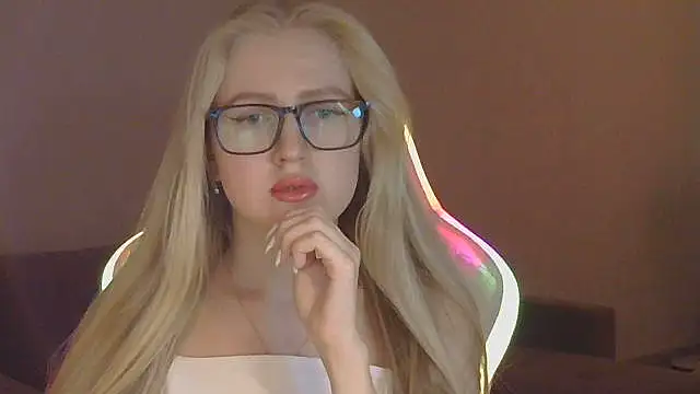 Xylenora online show from 24, 10, 2025