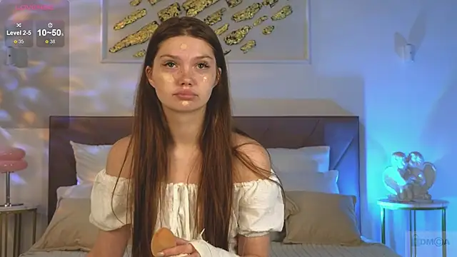 Nicole Broown  online show from 17, 10, 2025