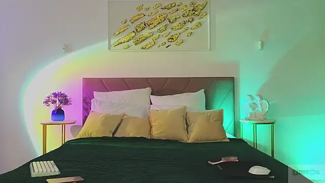 Snapshot of Nicole_Broown_ chatting on 4, 4, 2026 Nicole Broown online show from 4, 4, 2026