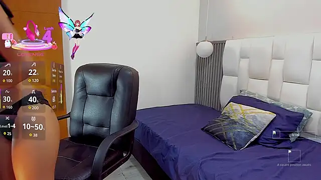 Snapshot of karoline_torres chatting on 2, 10, 2025 karoline torres online show from 2, 10, 2025