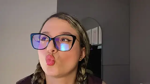 Snapshot of katiaa_lovv chatting on 11, 3, 2026 katiaa lovv online show from 11, 3, 2026