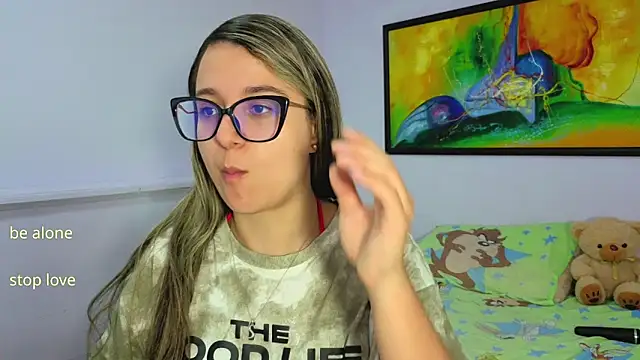 Snapshot of katiaa_lovv chatting on 4, 4, 2026 katiaa lovv online show from 4, 4, 2026