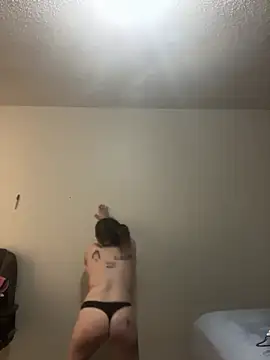 Snapshot of BuzzBunni69 chatting on 10, 4, 2026 BuzzBunni69 online show from 10, 4, 2026