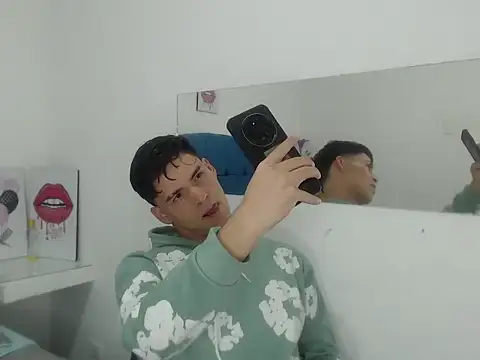 Aaron Foxxx online show from 15, 11, 2025