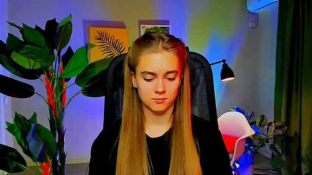 JuneWoods online show from 4, 12, 2025