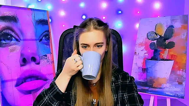 Snapshot of JuneWoods chatting on 11, 2, 2026 JuneWoods online show from 11, 2, 2026