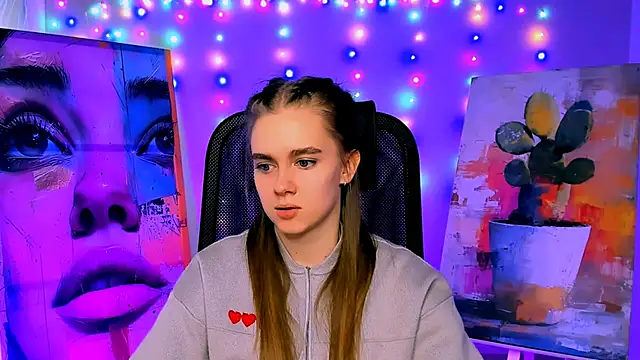 Snapshot of JuneWoods chatting on 12, 2, 2026 JuneWoods online show from 12, 2, 2026