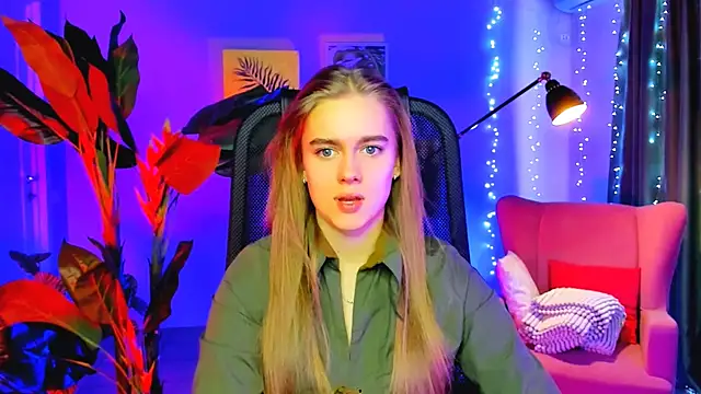 Snapshot of JuneWoods chatting on 23, 2, 2026 JuneWoods online show from 23, 2, 2026