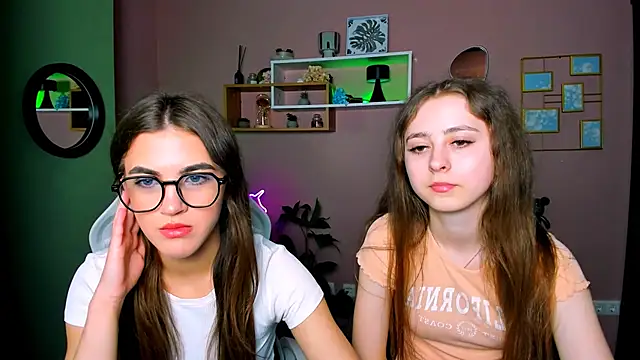 rebecca smile online show from 26, 3, 2026