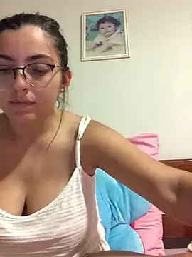 Snapshot of larj021bb chatting on 21, 11, 2025 larj021bb online show from 21, 11, 2025