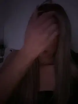 Snapshot of blondeeee chatting on 2, 2, 2026 blondeeee online show from 2, 2, 2026