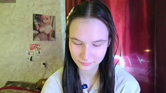 Snapshot of LolaVibe chatting on 11, 11, 2025 LolaVibe online show from 11, 11, 2025