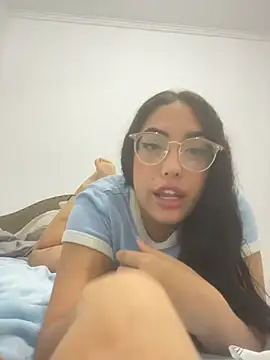 Snapshot of Lana18_lee1 chatting on 17, 11, 2025 Lana18 lee1 online show from 17, 11, 2025