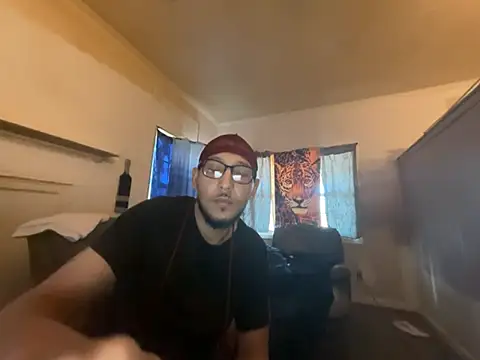 Snapshot of ThrowedWorldWide chatting on 12, 2, 2026 ThrowedWorldWide online show from 12, 2, 2026