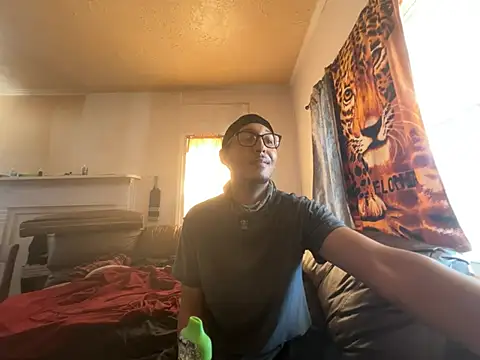 ThrowedWorldWide online show from 4, 3, 2026