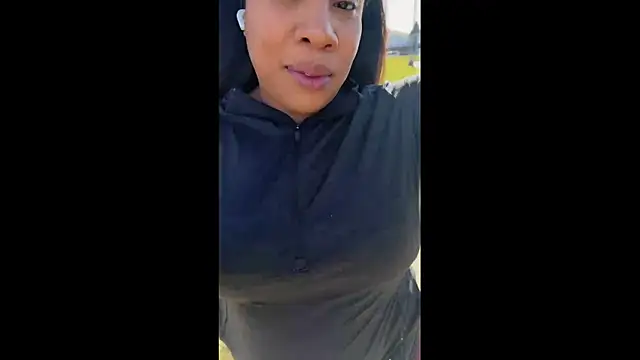 NeliaHexxen online show from 12, 11, 2025